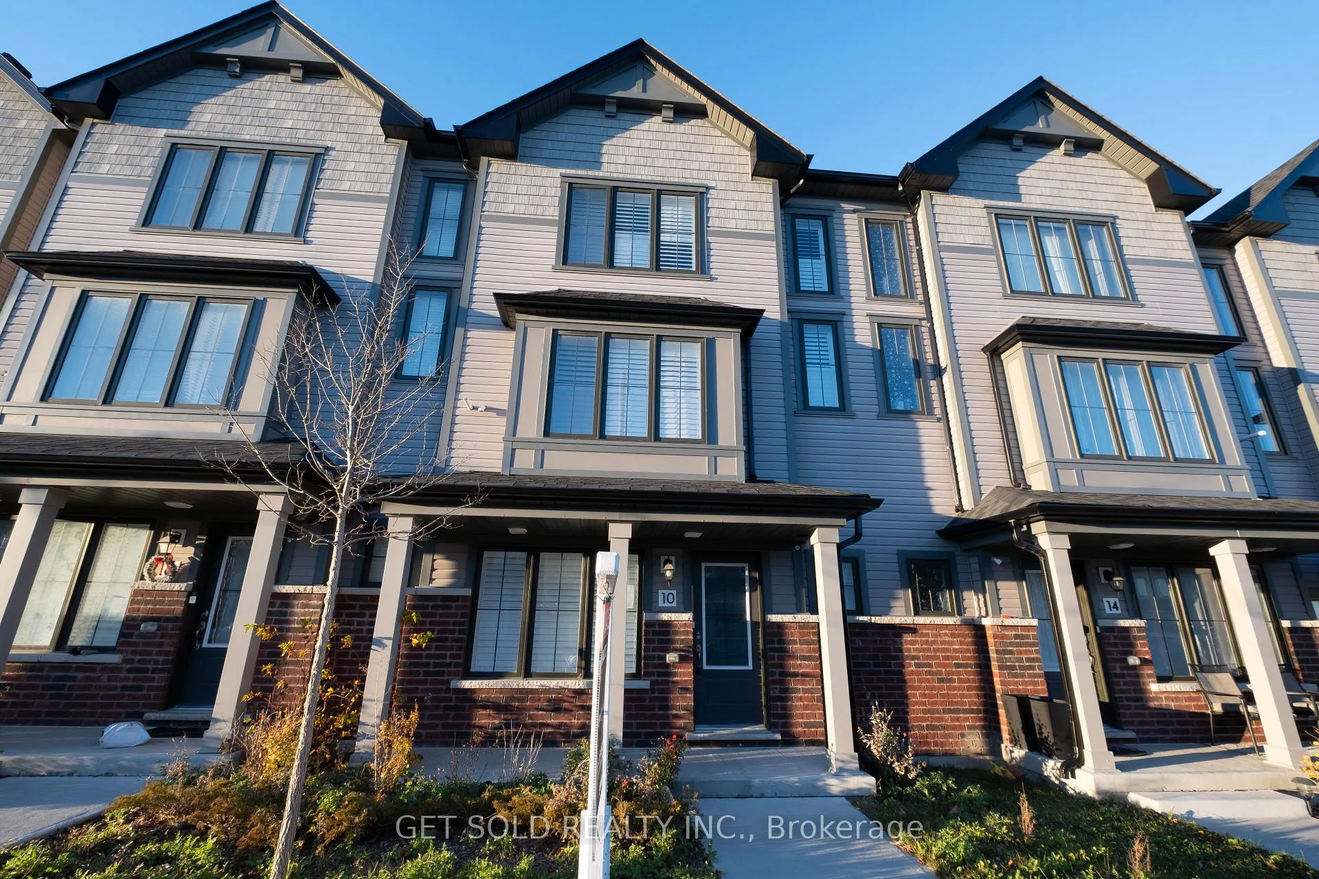 Photo 1 of 10 Loana Lane, Clarington, Bowmanville — HOMEH