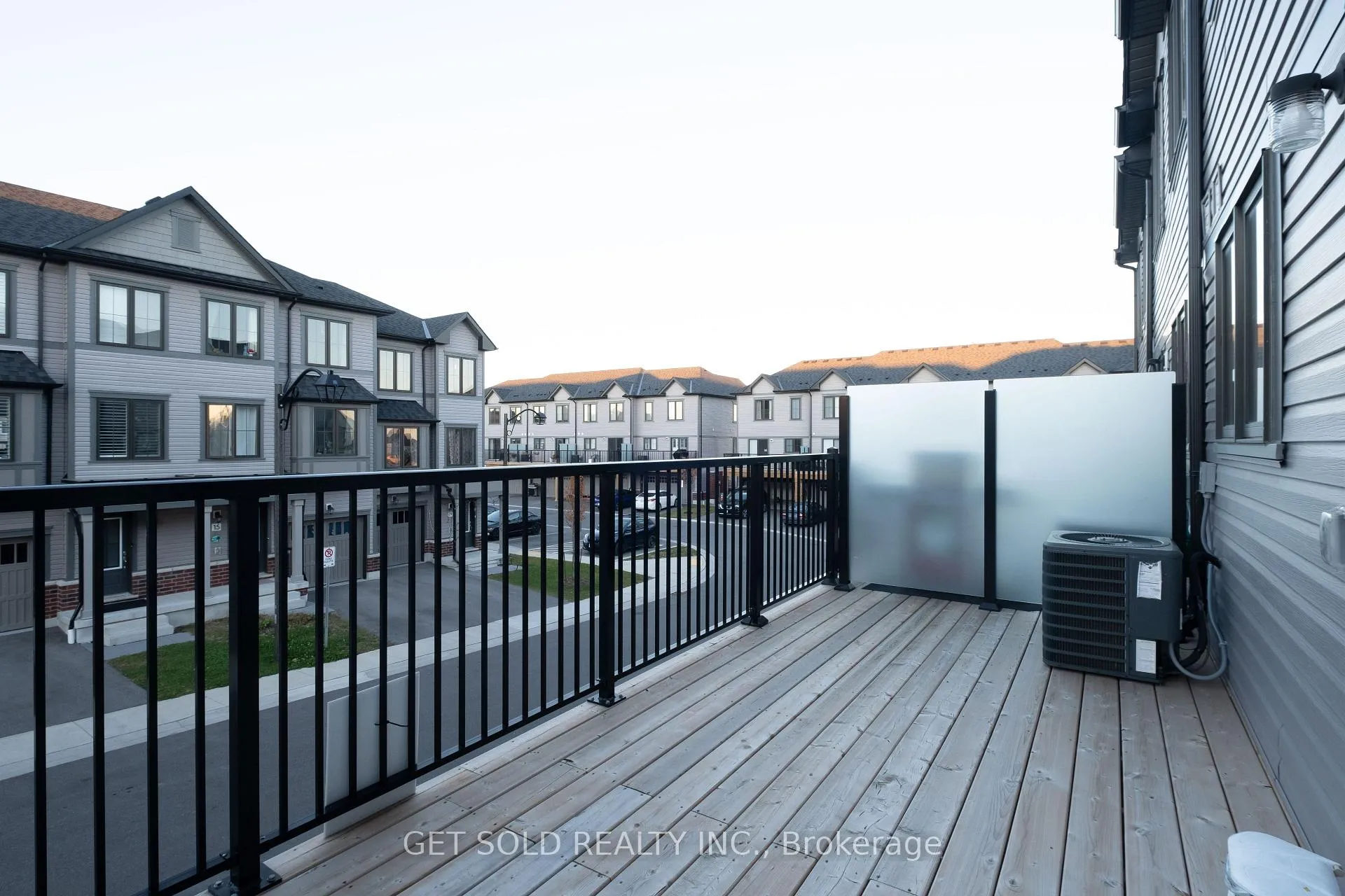 Photo 10 of 10 Loana Lane, Clarington, Bowmanville — HOMEH