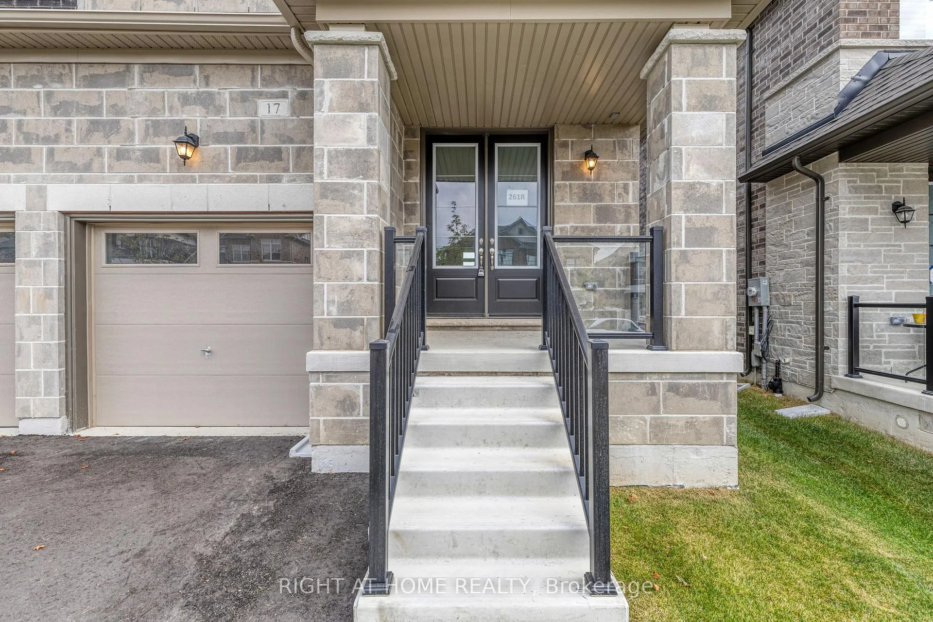 Photo 1 of 17 Daffodil Road, Springwater, Midhurst — HOMEH