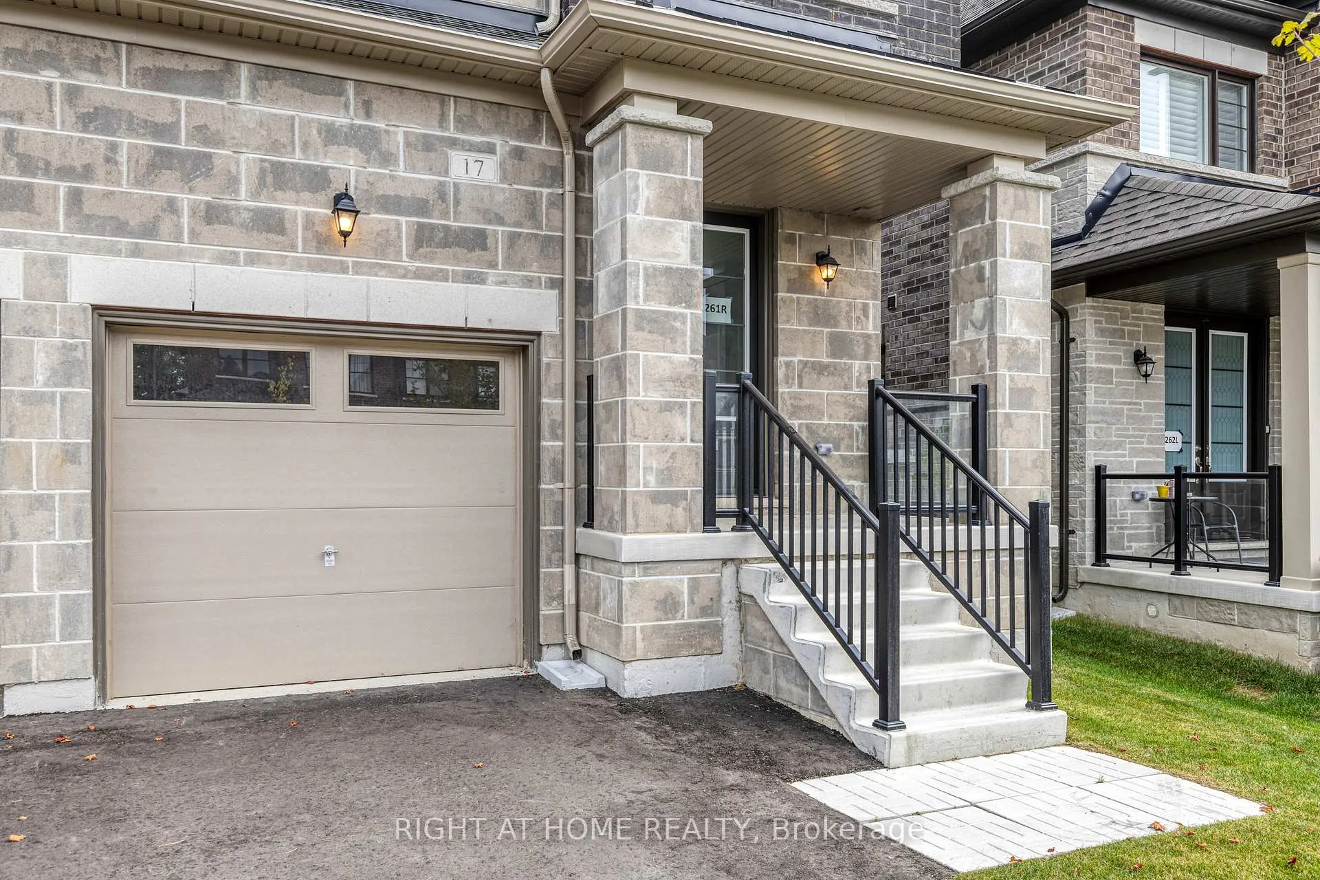 Photo 2 of 17 Daffodil Road, Springwater, Midhurst — HOMEH