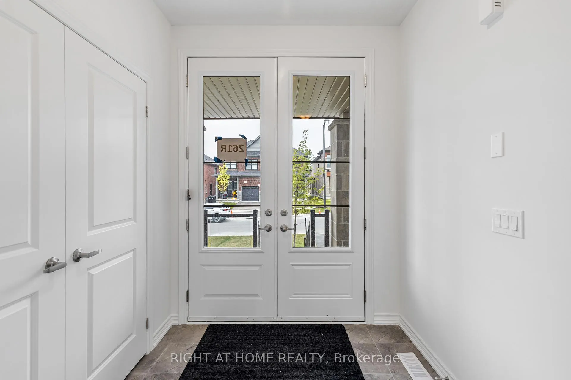 Photo 4 of 17 Daffodil Road, Springwater, Midhurst — HOMEH