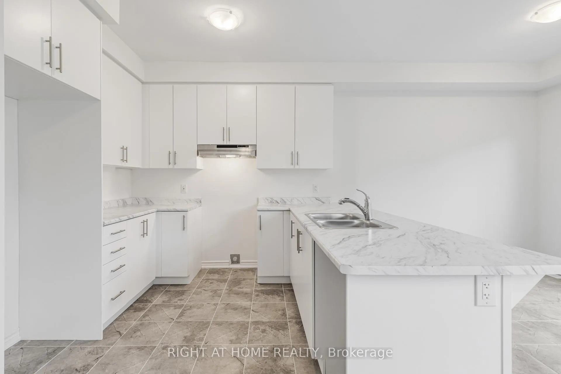 Photo 17 of 17 Daffodil Road, Springwater, Midhurst — HOMEH