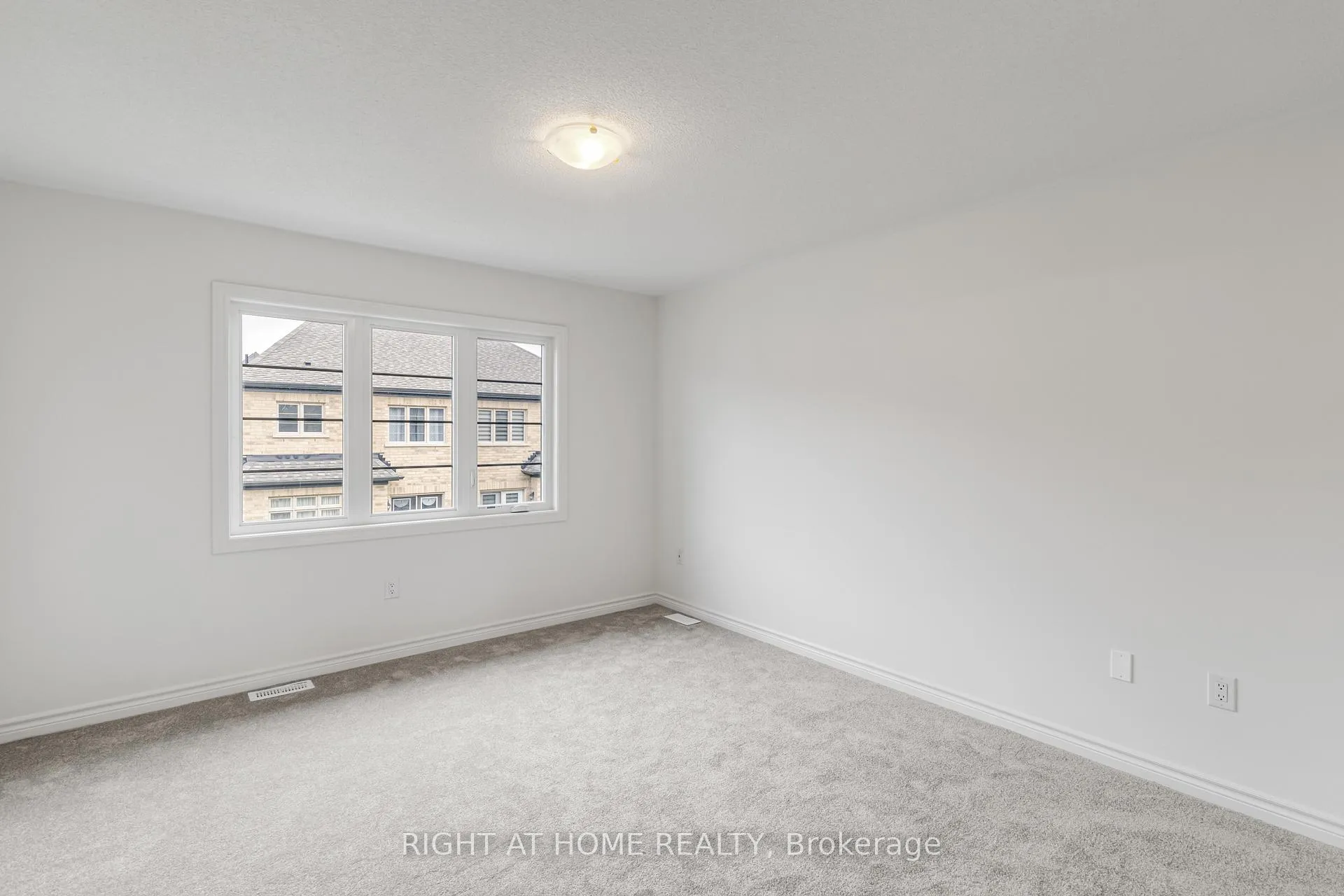 Photo 19 of 17 Daffodil Road, Springwater, Midhurst — HOMEH