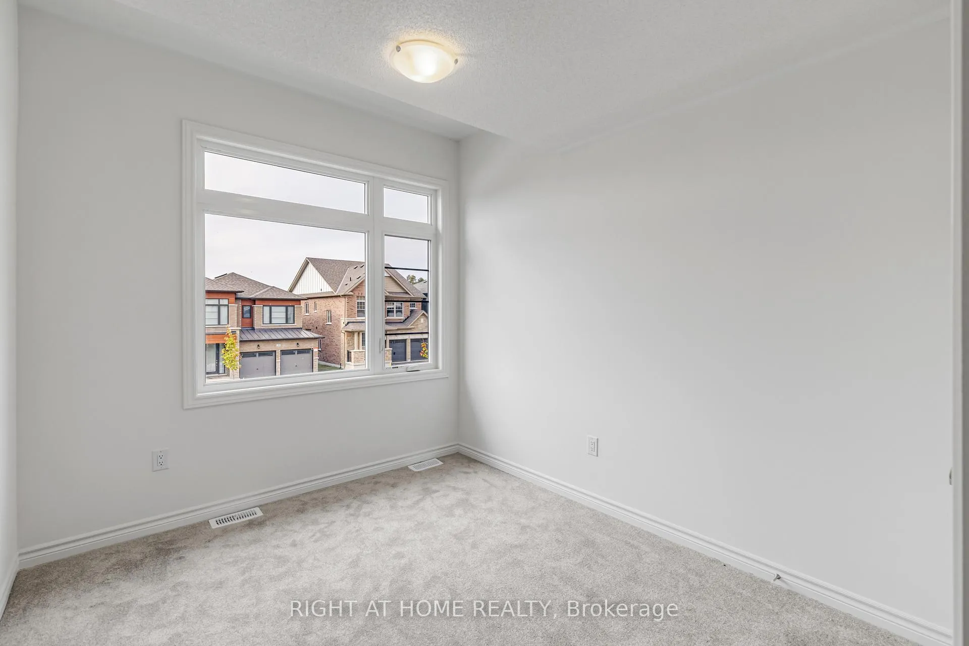 Photo 23 of 17 Daffodil Road, Springwater, Midhurst — HOMEH