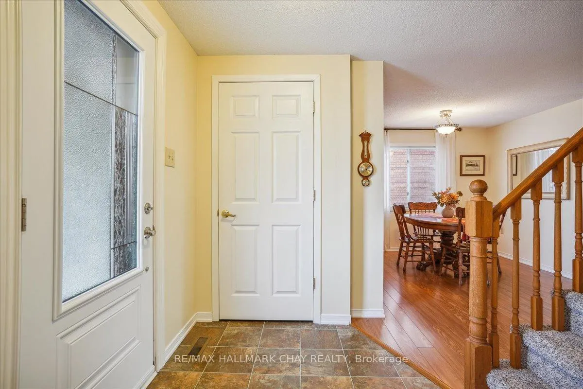 Photo 5 of 69 Irwin Drive, Barrie, Northwest — HOMEH