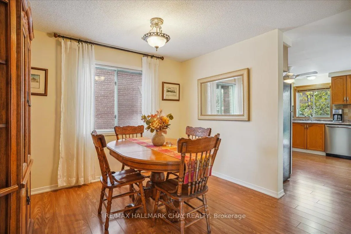 Photo 11 of 69 Irwin Drive, Barrie, Northwest — HOMEH