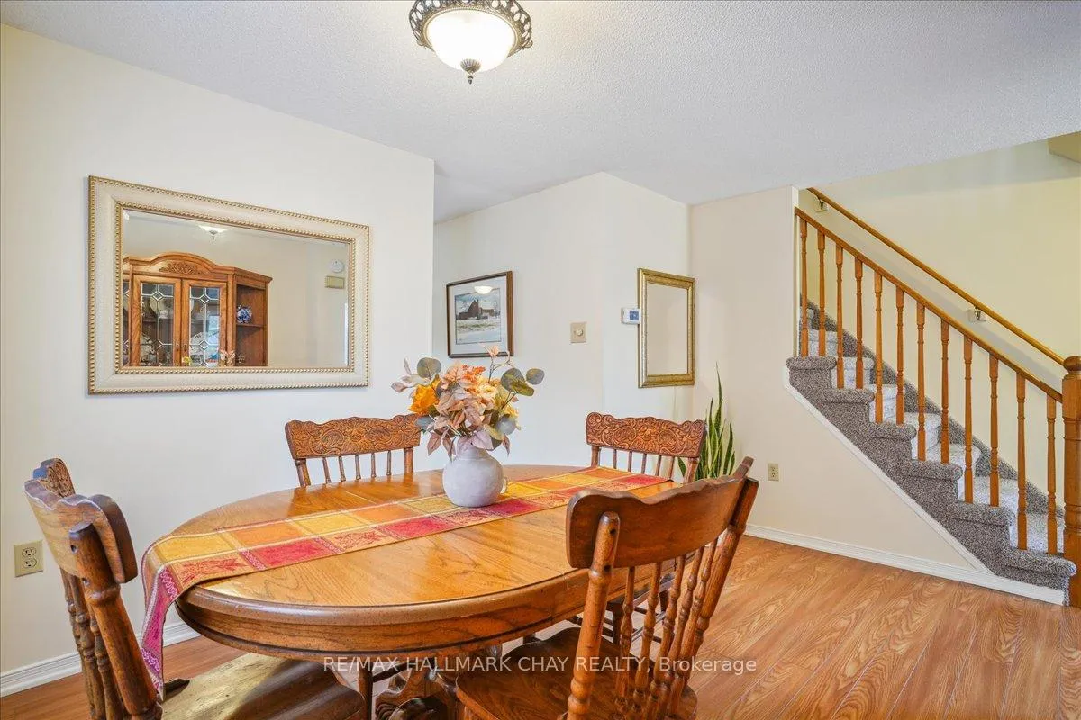 Photo 12 of 69 Irwin Drive, Barrie, Northwest — HOMEH