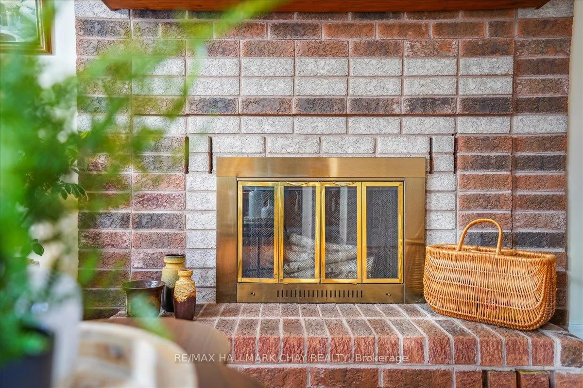 Photo 18 of 69 Irwin Drive, Barrie, Northwest — HOMEH