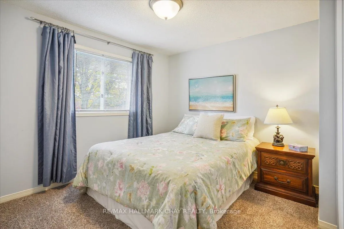 Photo 27 of 69 Irwin Drive, Barrie, Northwest — HOMEH