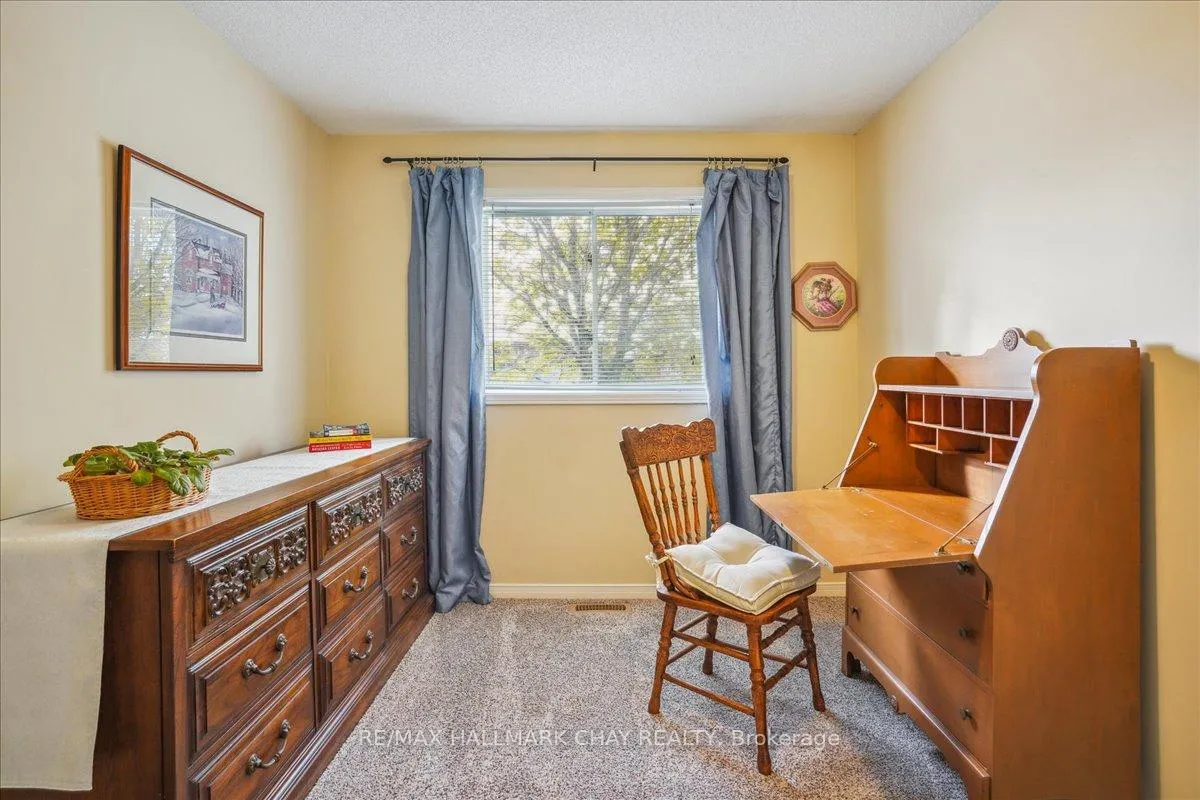 Photo 31 of 69 Irwin Drive, Barrie, Northwest — HOMEH