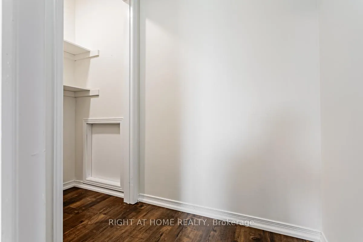 Photo 23 of 212 Zokol Drive, Aurora, Bayview Northeast — HOMEH