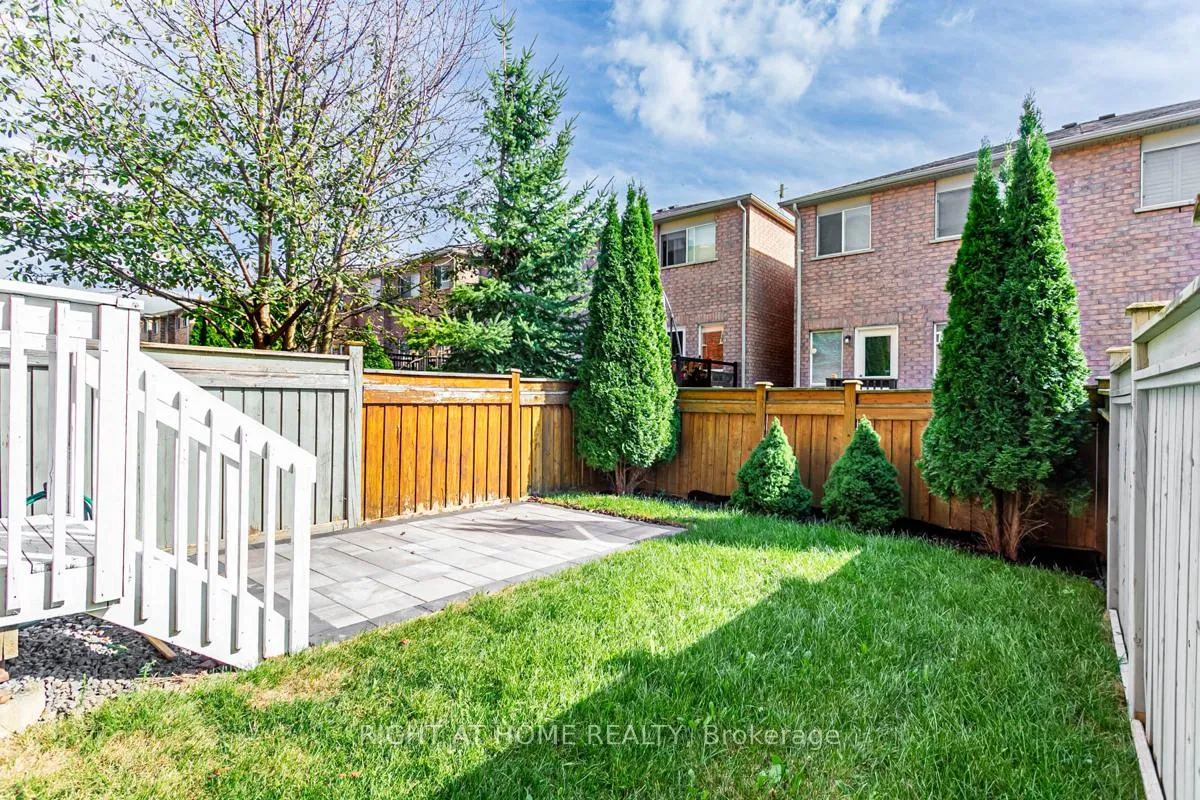 Photo 30 of 212 Zokol Drive, Aurora, Bayview Northeast — HOMEH