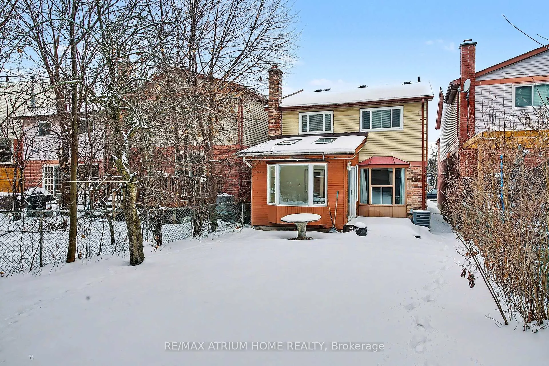 Photo 21 of 139 Esther Crescent, Vaughan, Crestwood-Springfarm-Yorkhill — HOMEH