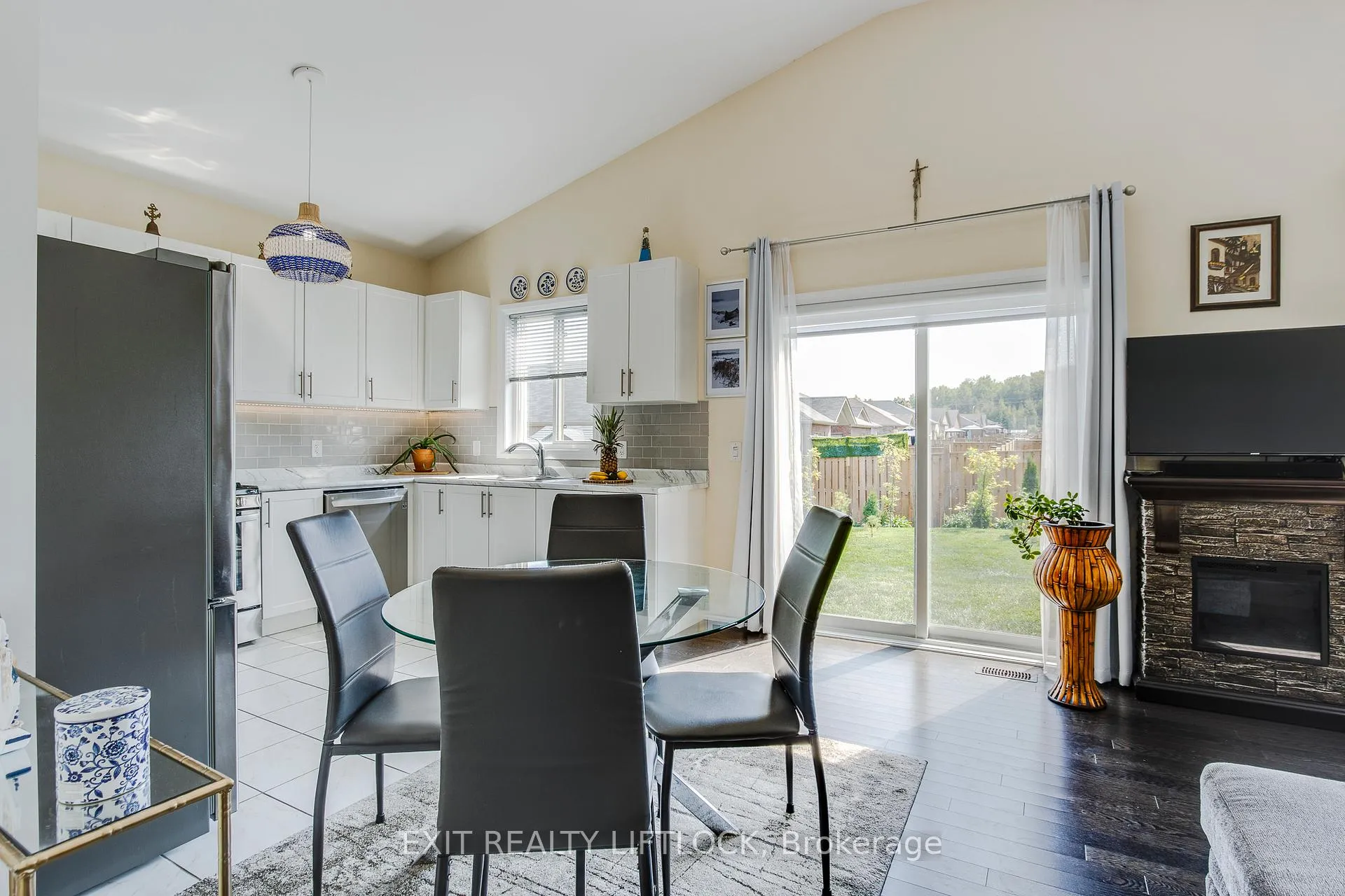 Photo 6 of 8 Beausoleil Drive, Penetanguishene — HOMEH