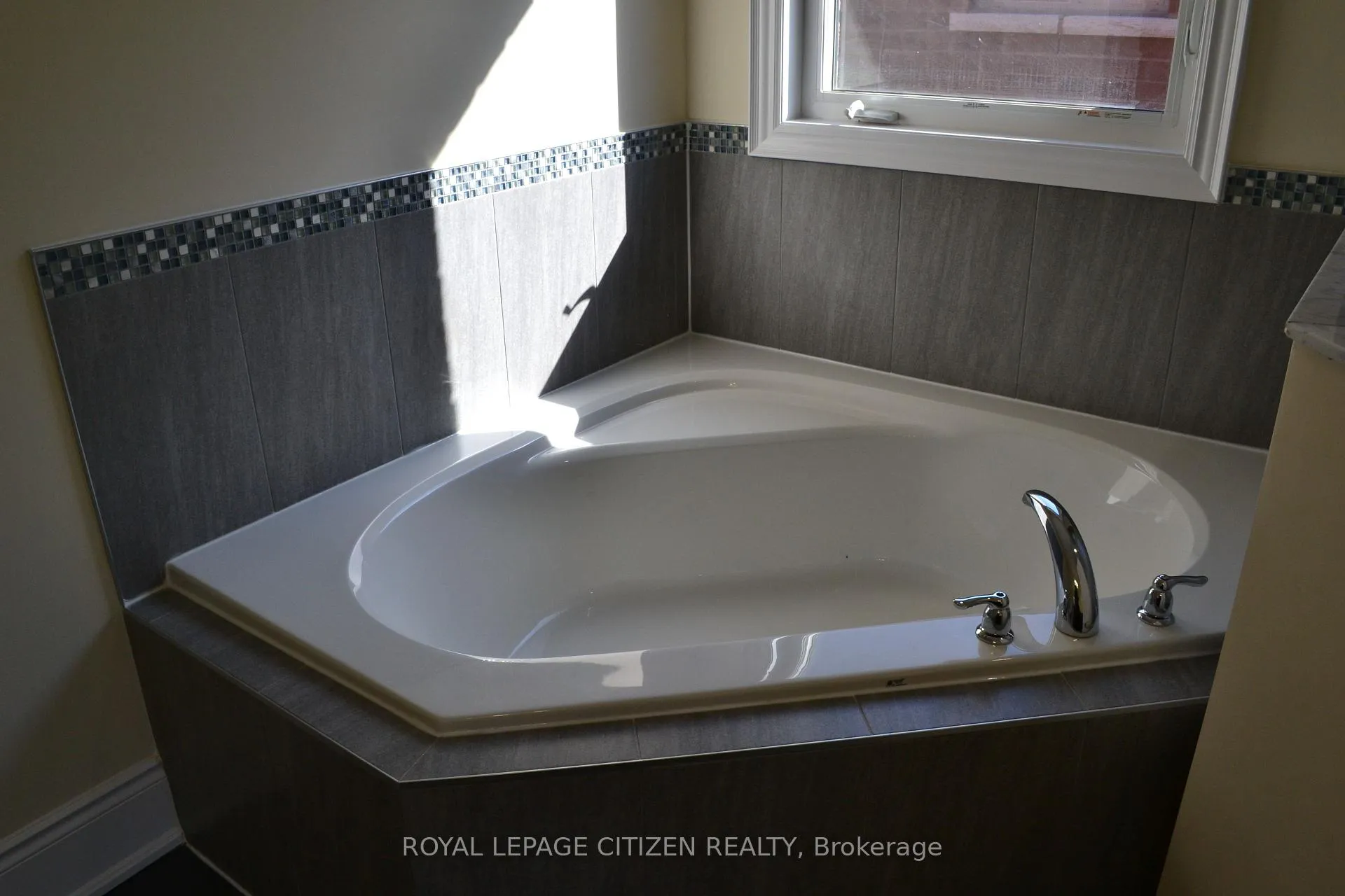 Photo 15 of 80 bellisle Road, Penetanguishene — HOMEH