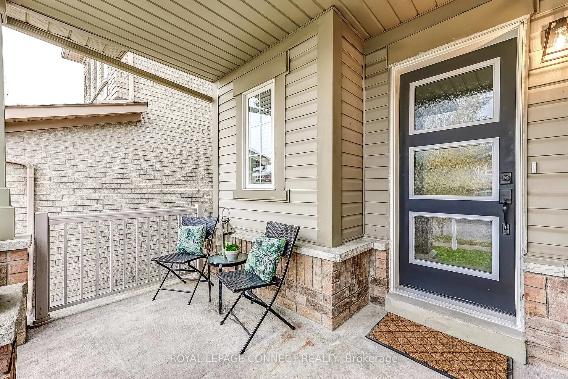 Photo 4 of 14 Candlebrook Drive, Whitby, Pringle Creek — HOMEH
