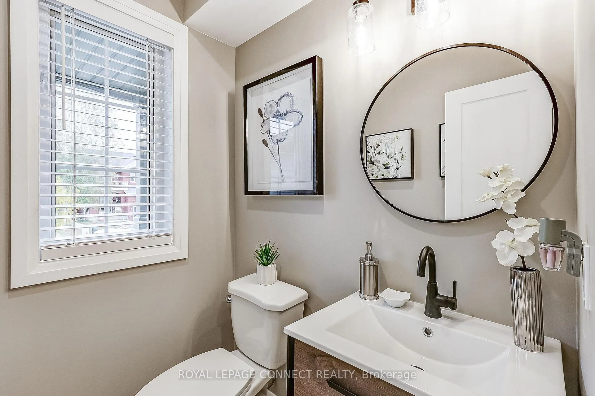Photo 7 of 14 Candlebrook Drive, Whitby, Pringle Creek — HOMEH
