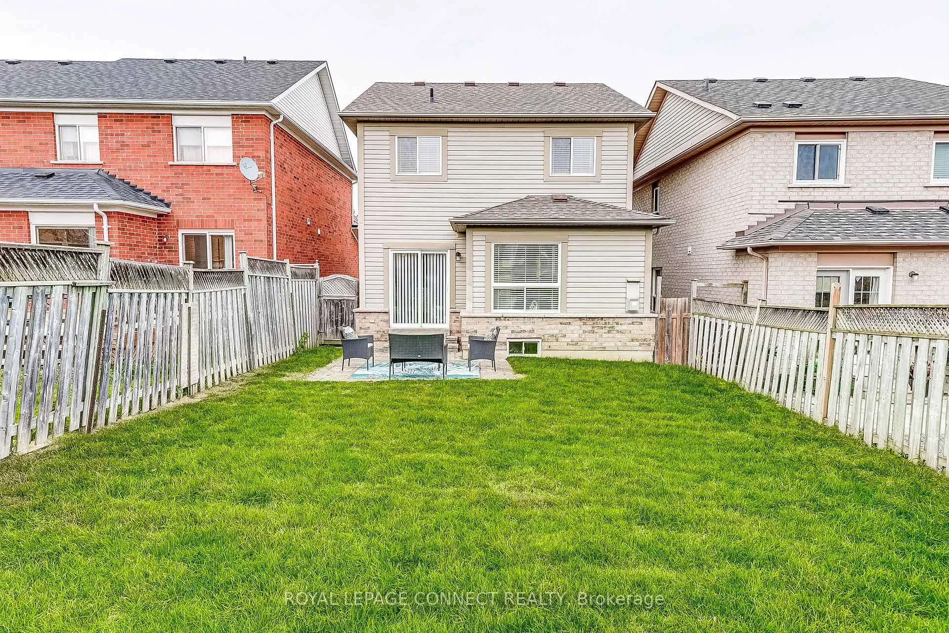 Photo 38 of 14 Candlebrook Drive, Whitby, Pringle Creek — HOMEH