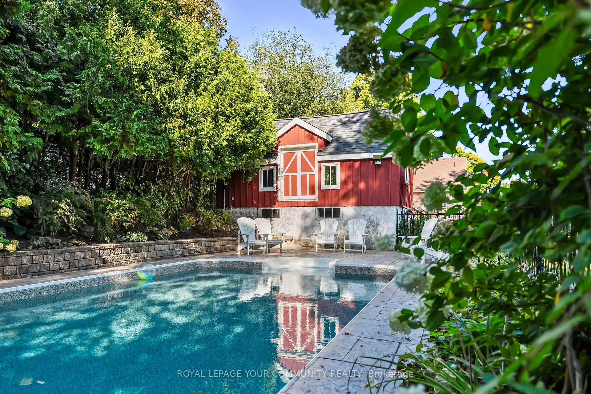 Photo 7 of 169 King Street W, Uxbridge — HOMEH