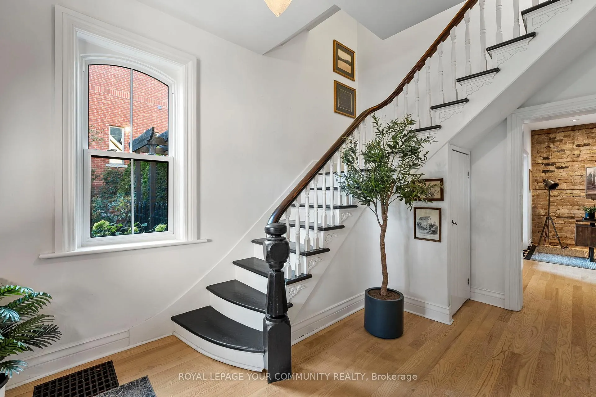 Photo 9 of 169 King Street W, Uxbridge — HOMEH