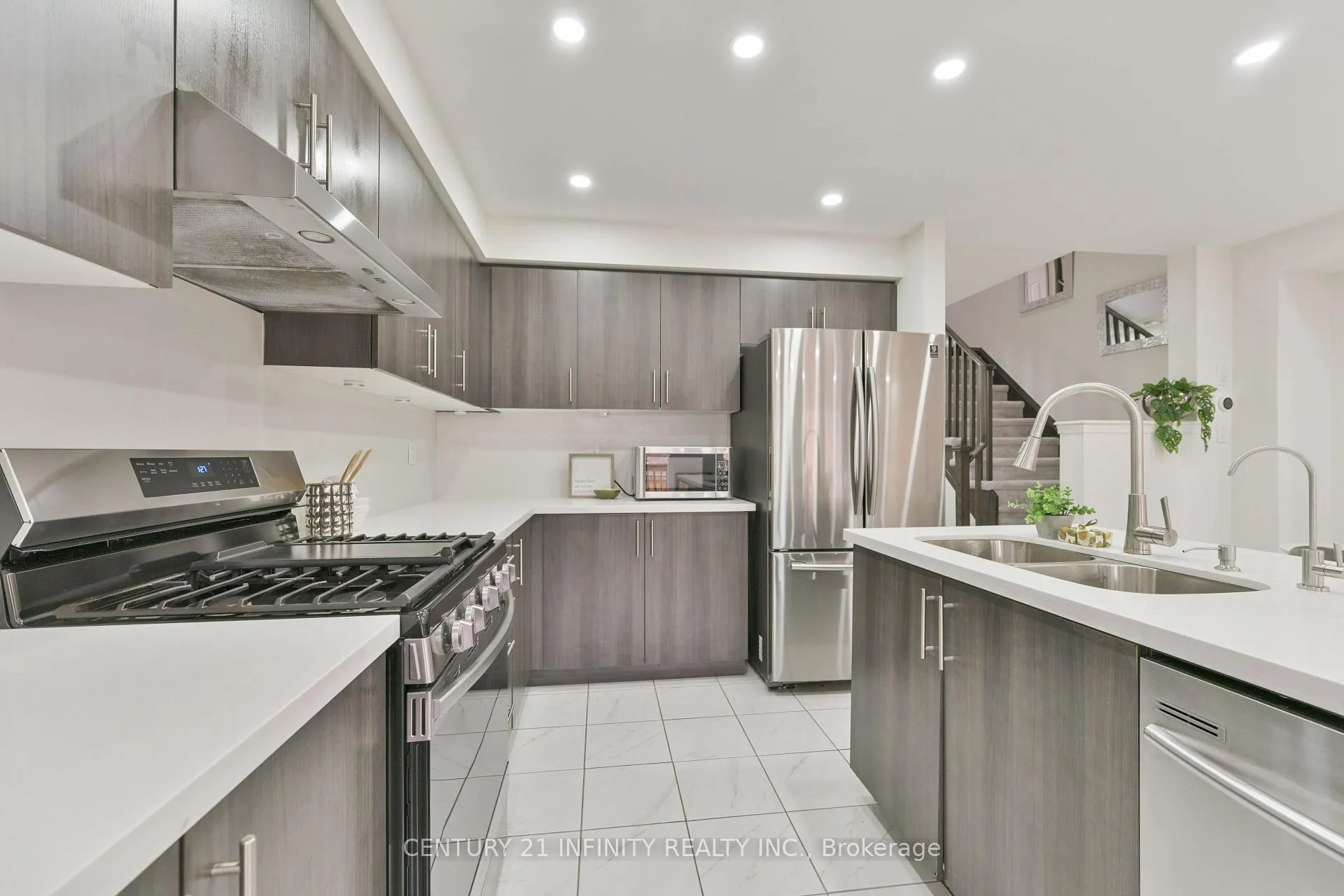 Photo 10 of 165 Hyperion Court, Oshawa, Windfields — HOMEH