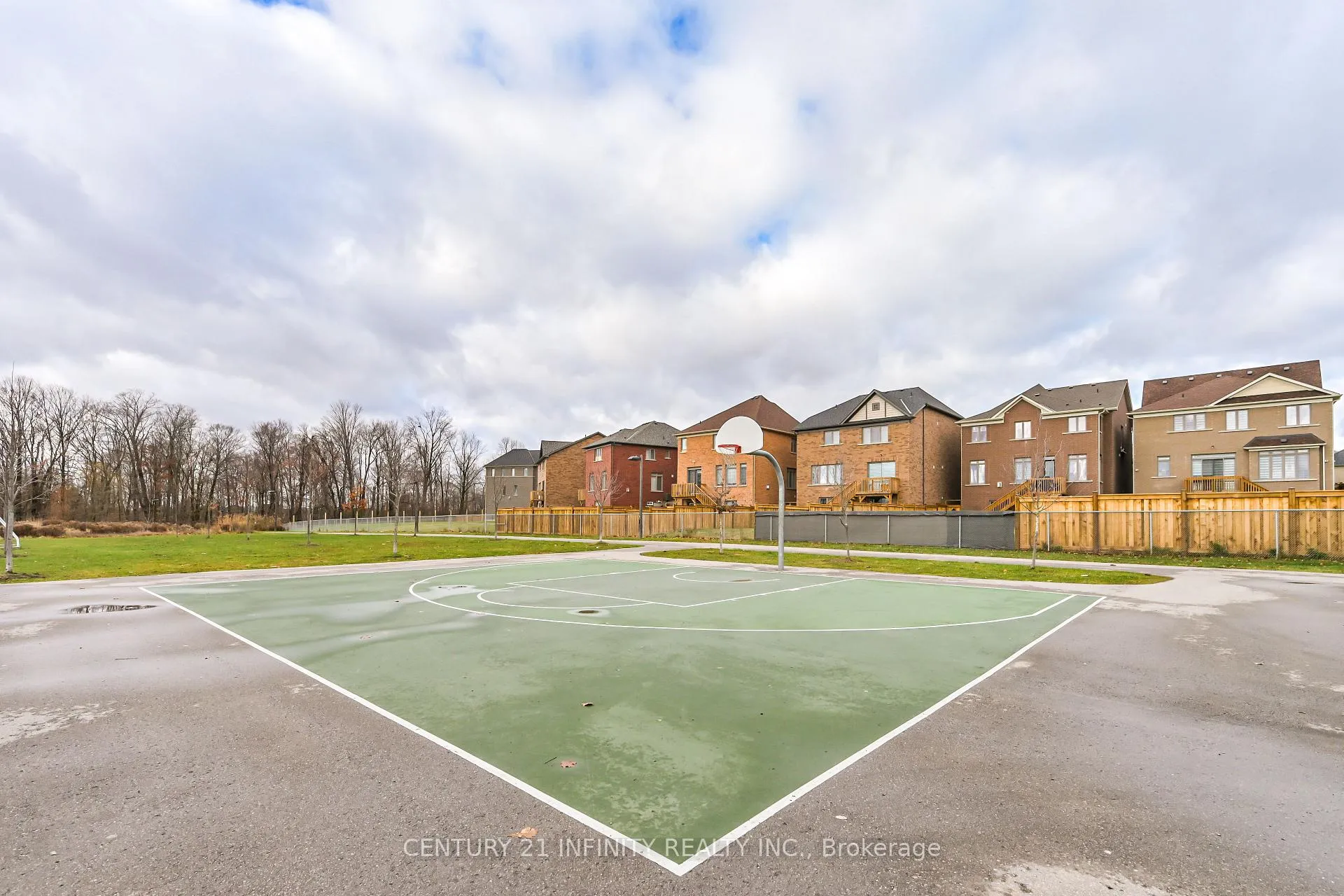 Photo 35 of 165 Hyperion Court, Oshawa, Windfields — HOMEH