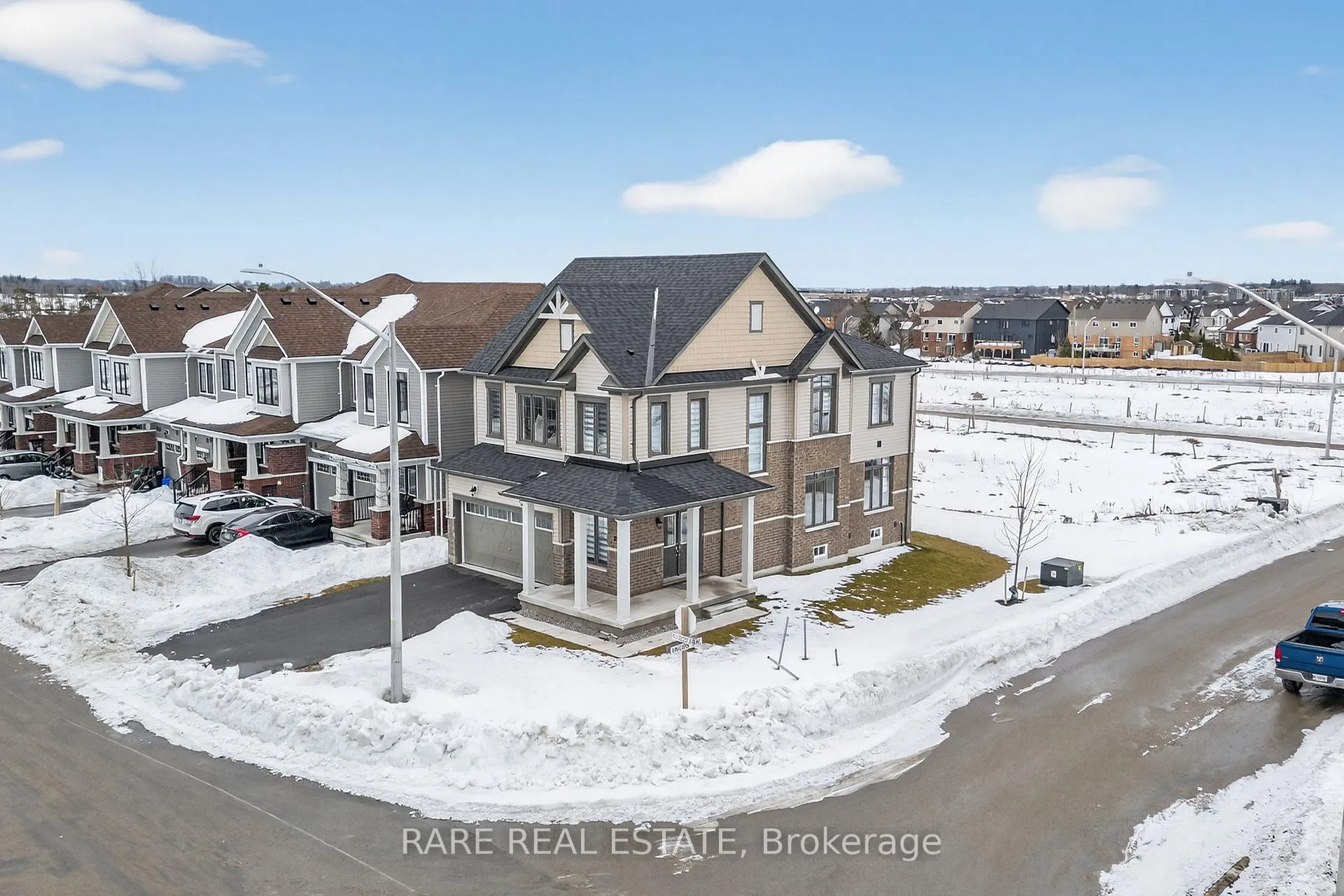 Photo 3 of 25 Rochester Drive, Barrie, Rural Barrie Southeast — HOMEH