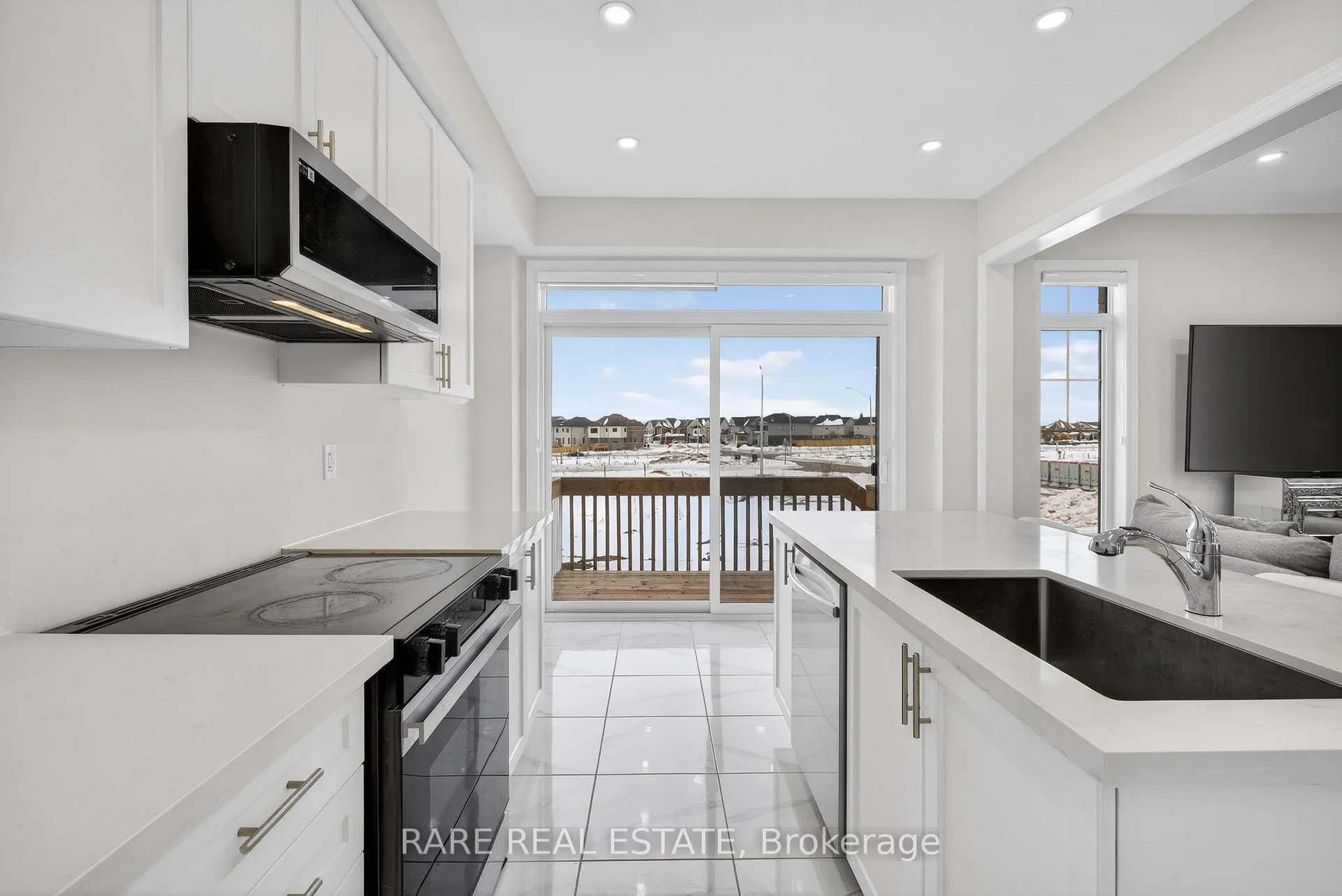 Photo 14 of 25 Rochester Drive, Barrie, Rural Barrie Southeast — HOMEH