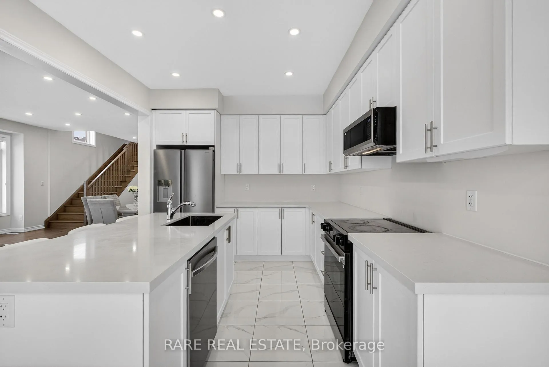 Photo 15 of 25 Rochester Drive, Barrie, Rural Barrie Southeast — HOMEH