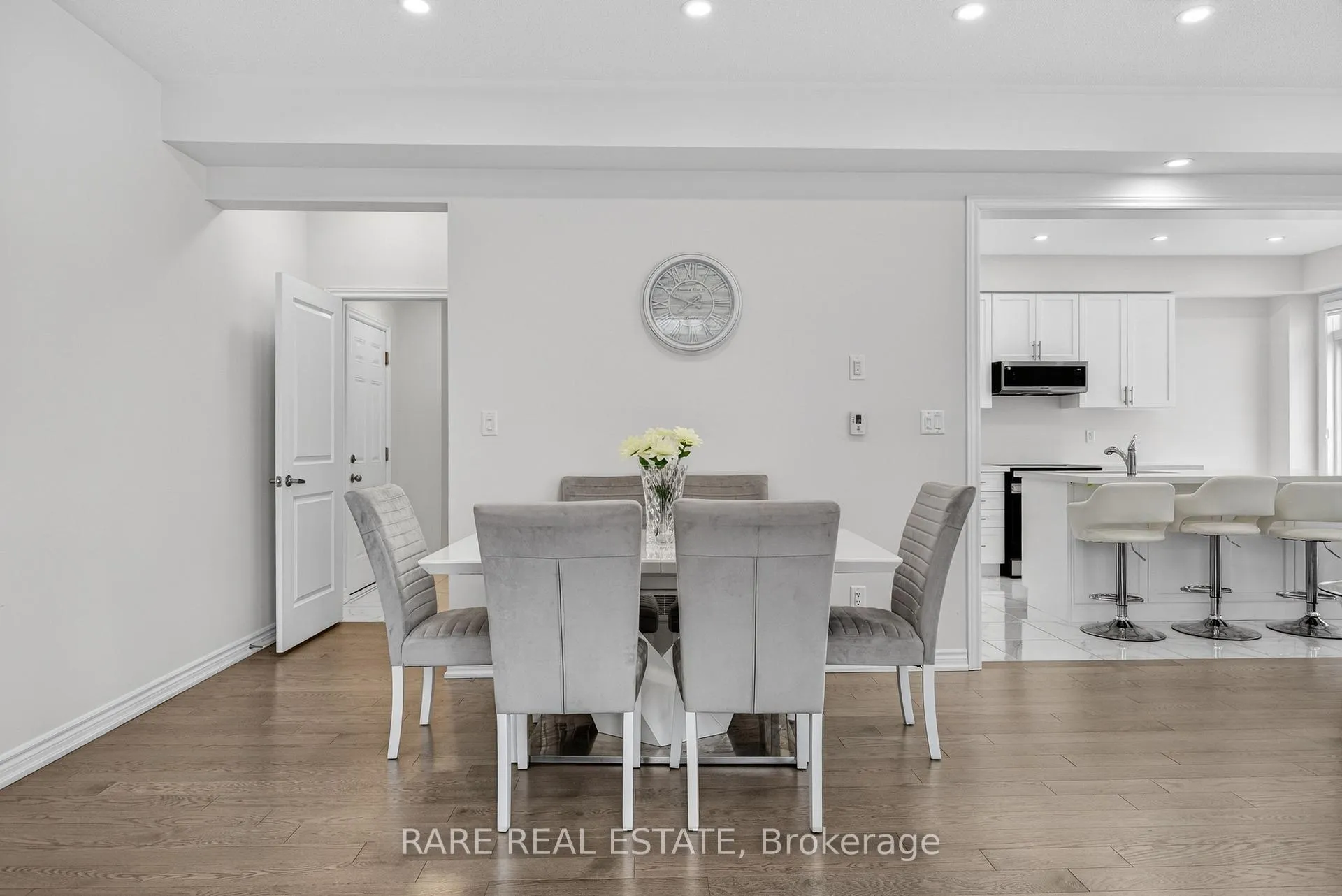 Photo 18 of 25 Rochester Drive, Barrie, Rural Barrie Southeast — HOMEH