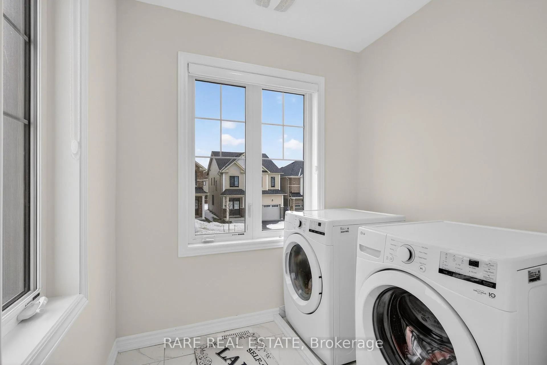 Photo 22 of 25 Rochester Drive, Barrie, Rural Barrie Southeast — HOMEH