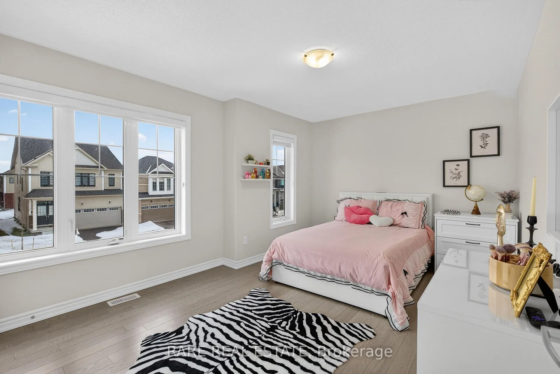 Photo 24 of 25 Rochester Drive, Barrie, Rural Barrie Southeast — HOMEH