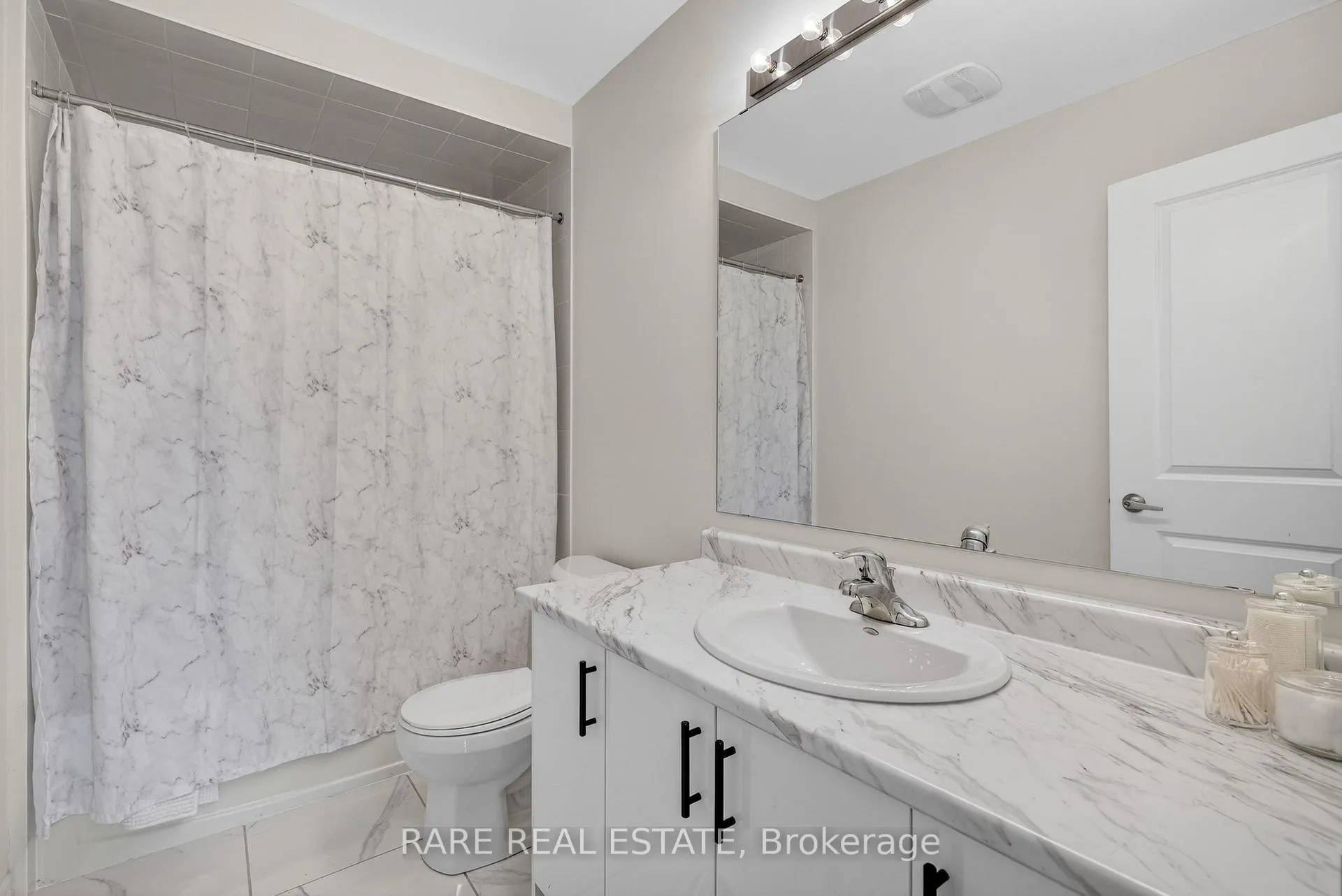 Photo 29 of 25 Rochester Drive, Barrie, Rural Barrie Southeast — HOMEH