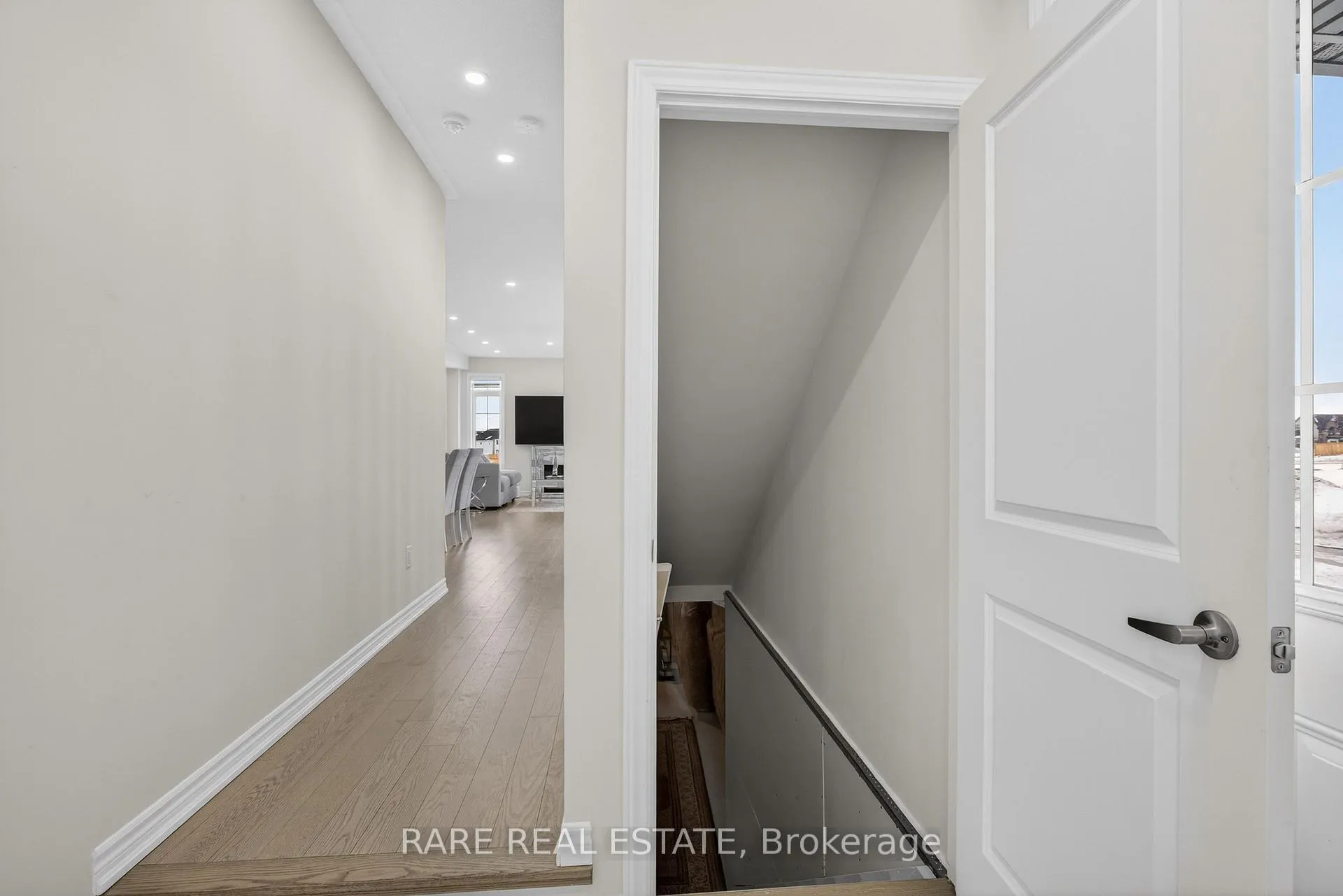 Photo 38 of 25 Rochester Drive, Barrie, Rural Barrie Southeast — HOMEH