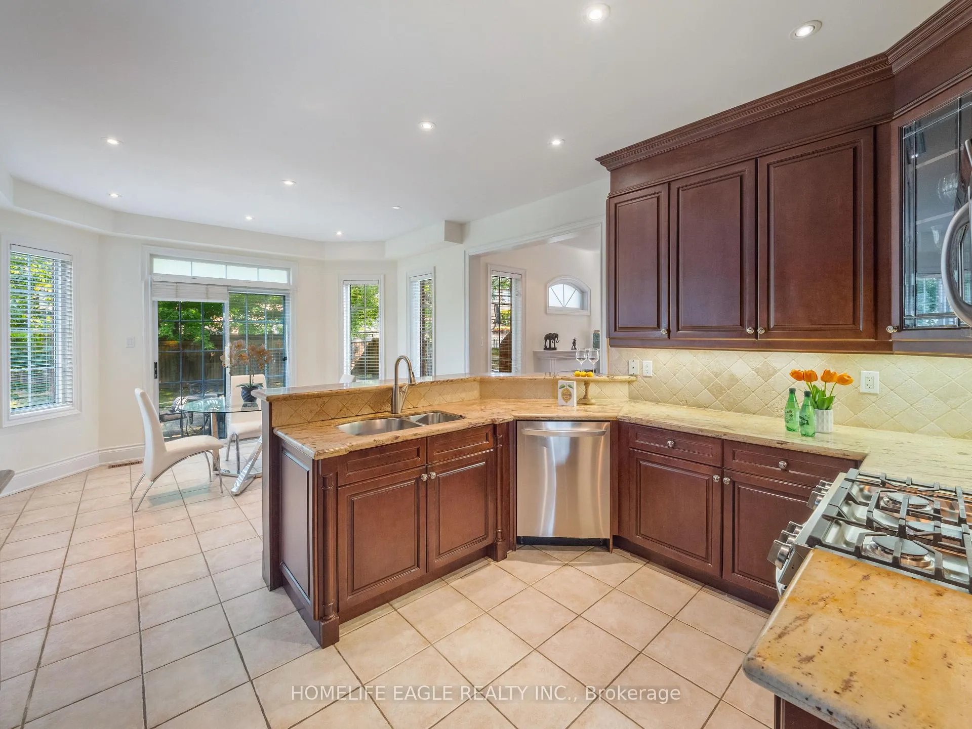 Photo 10 of 47 Hartwell Way, Aurora, Bayview Northeast — HOMEH