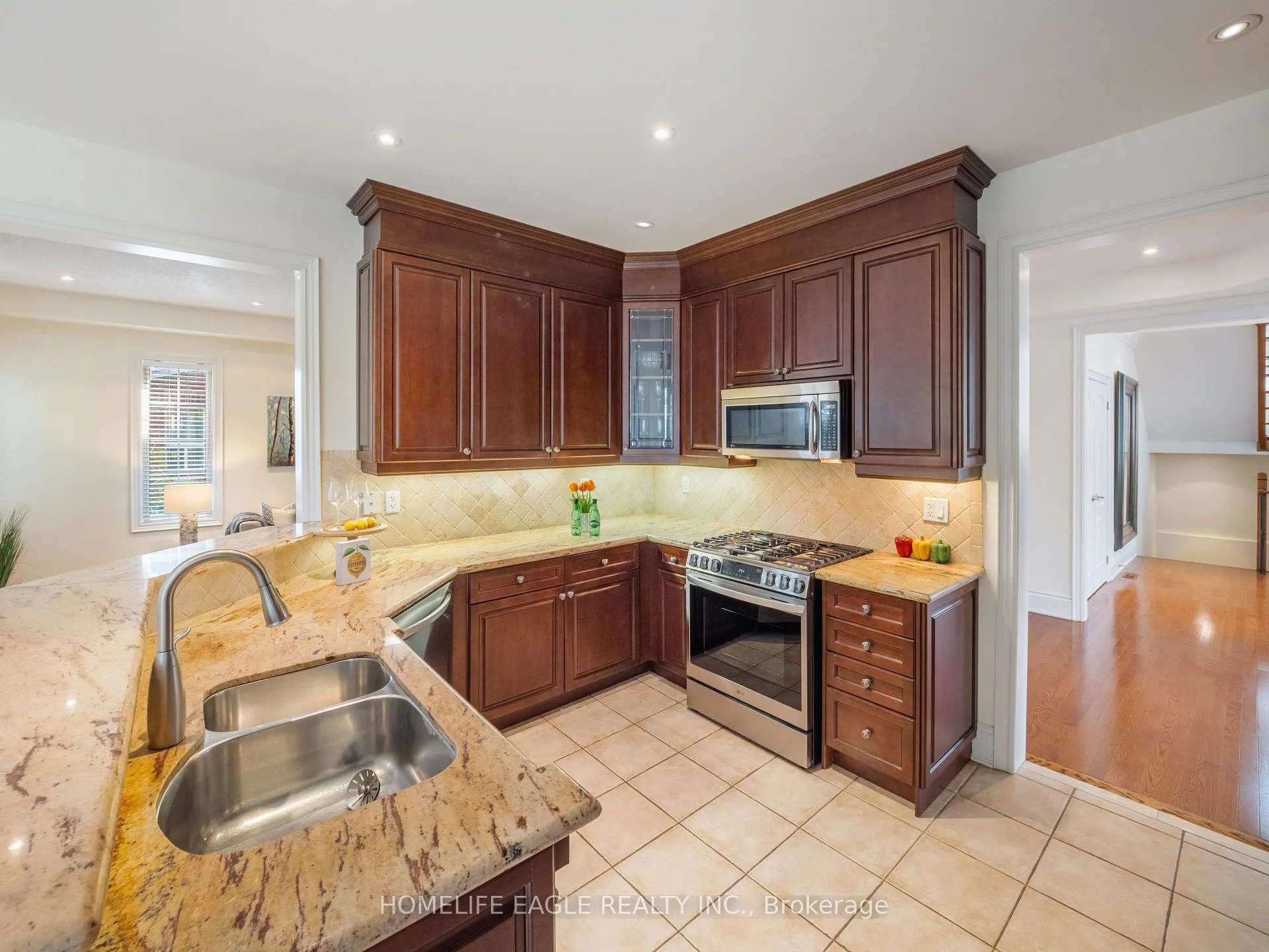 Photo 11 of 47 Hartwell Way, Aurora, Bayview Northeast — HOMEH