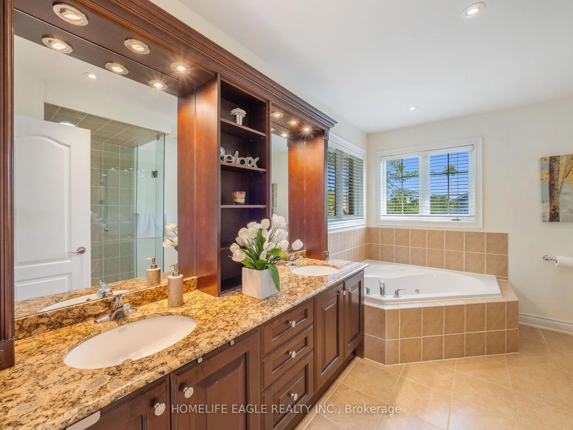 Photo 25 of 47 Hartwell Way, Aurora, Bayview Northeast — HOMEH