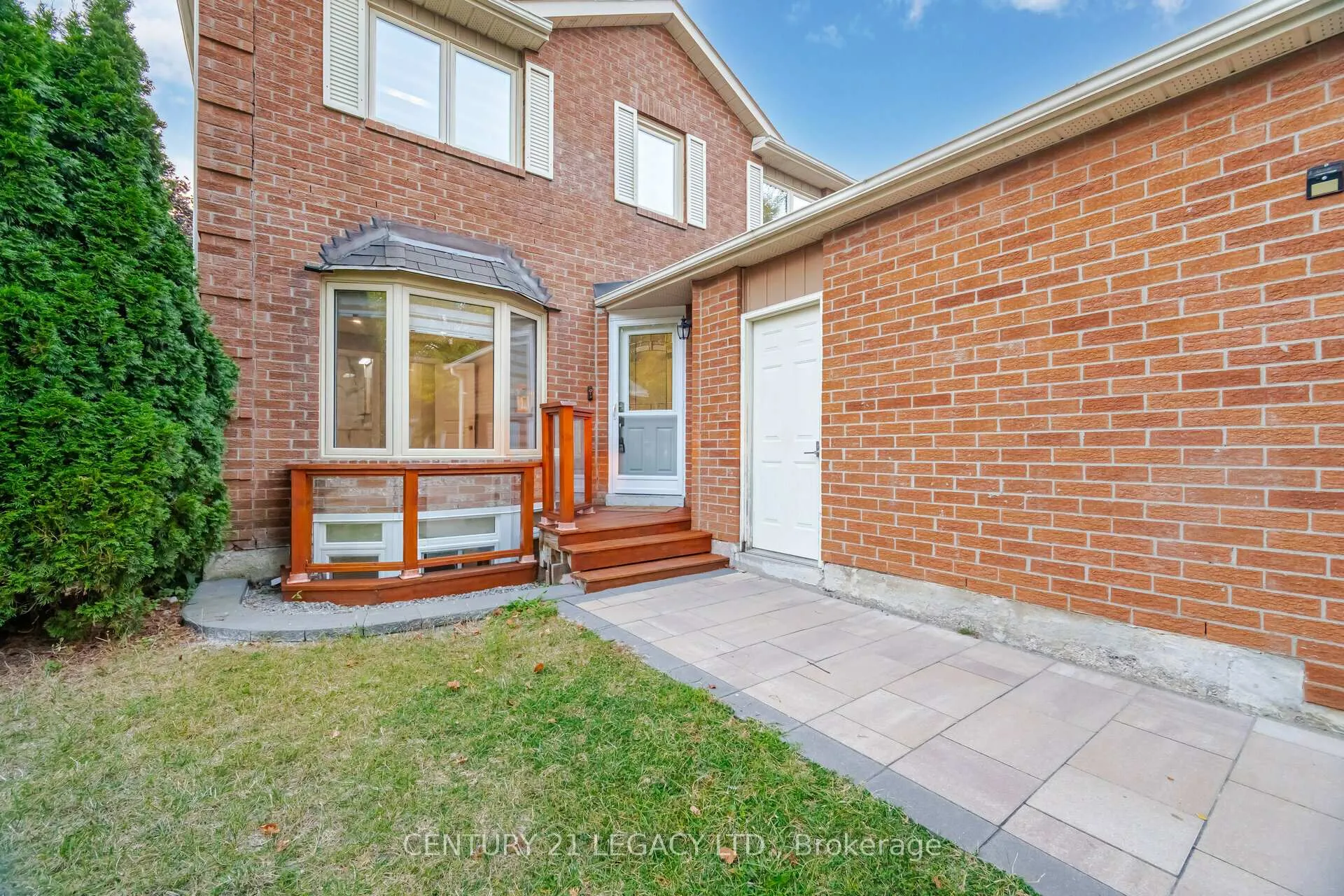 Photo 2 of 8 Kirkham Drive, Ajax, Central West — HOMEH