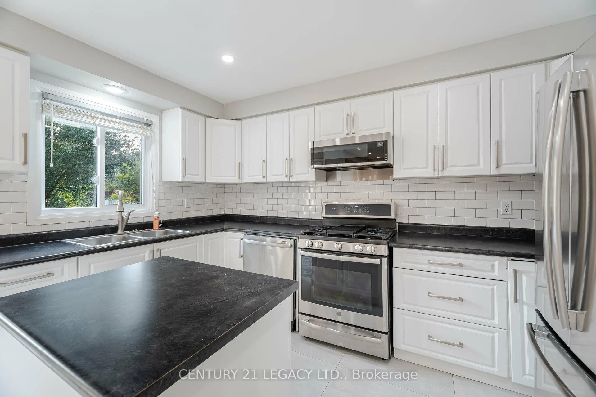 Photo 8 of 8 Kirkham Drive, Ajax, Central West — HOMEH