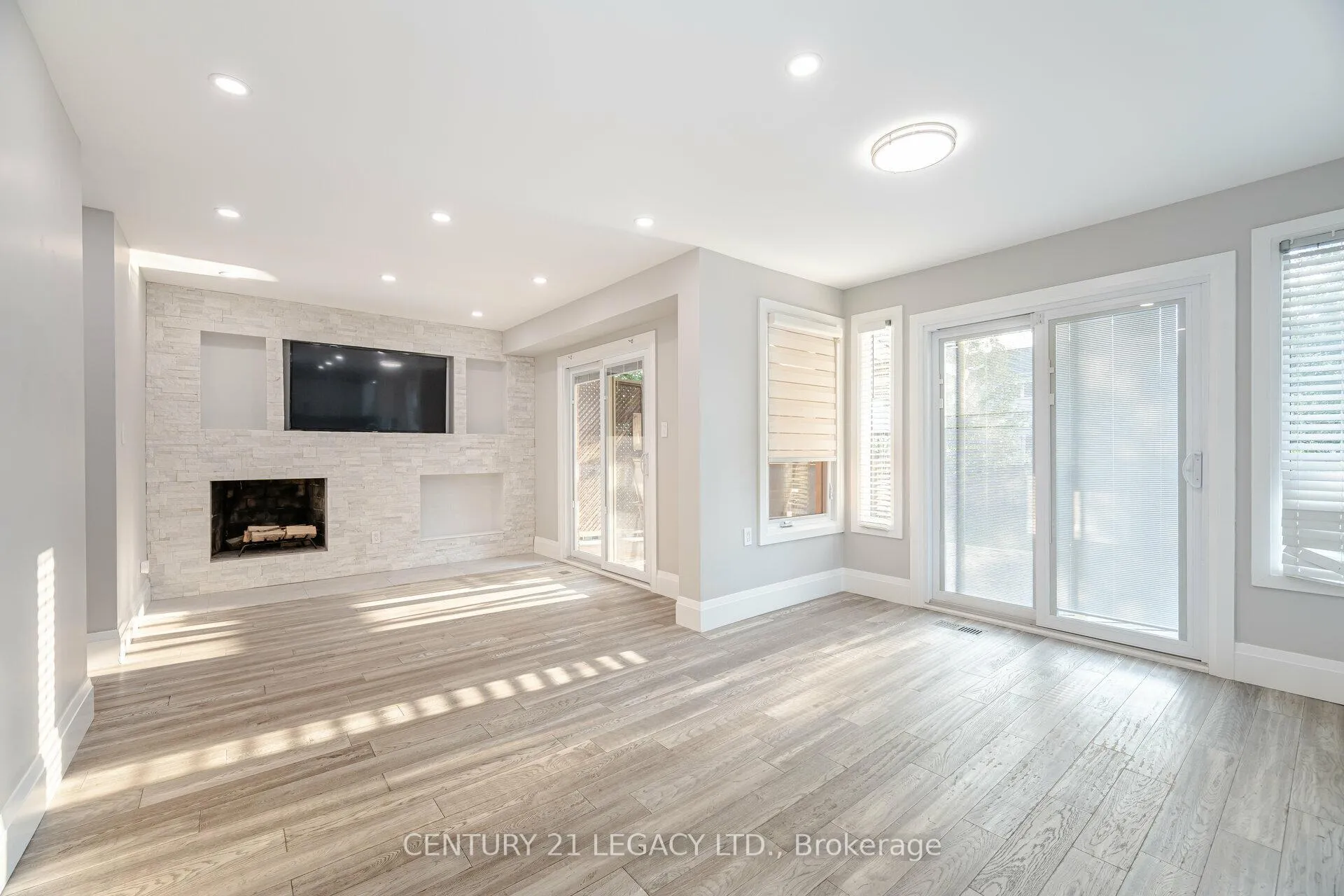 Photo 10 of 8 Kirkham Drive, Ajax, Central West — HOMEH