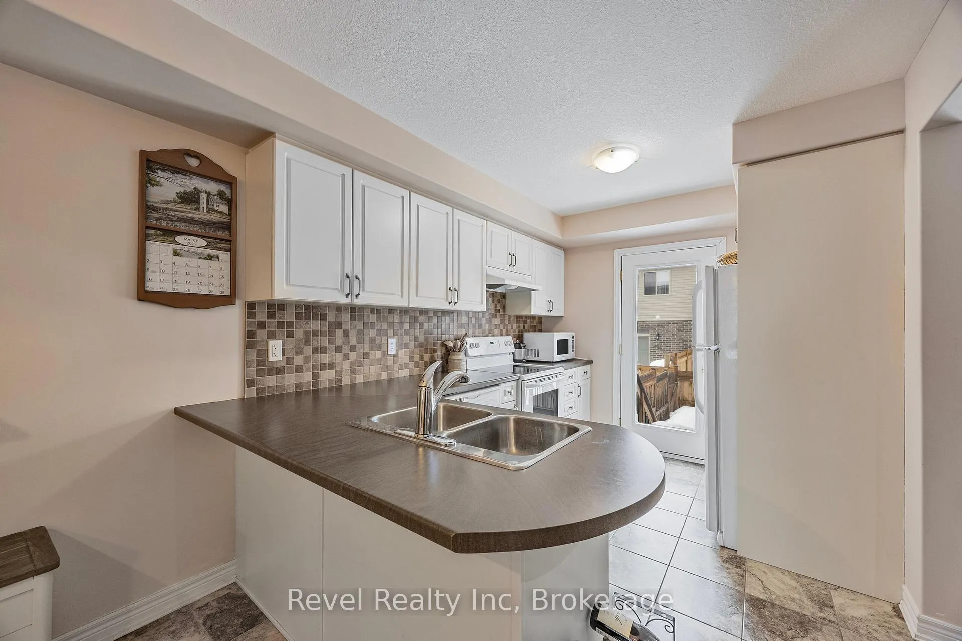 Photo 7 of 1041 Cook Drive, Midland — HOMEH