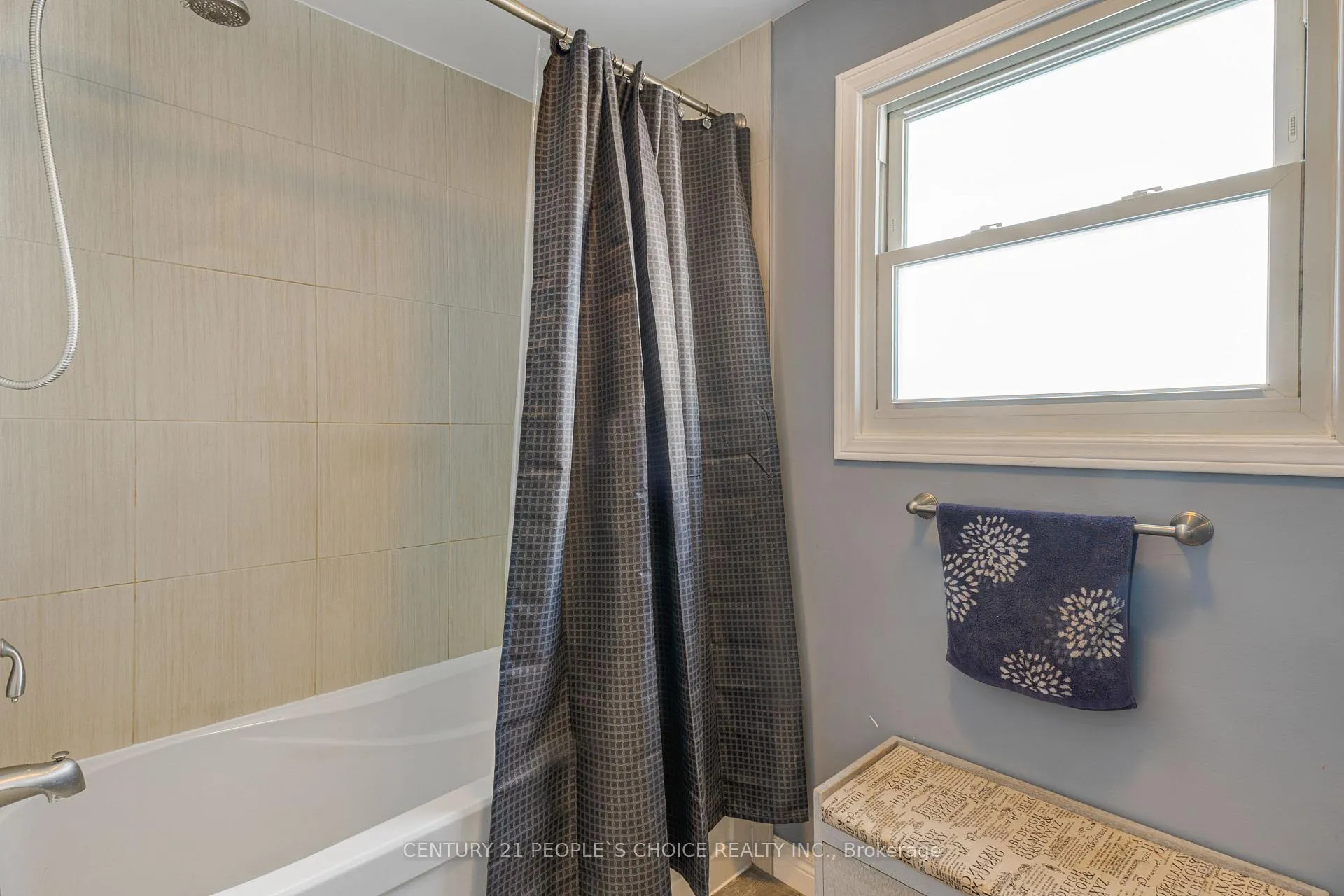 Photo 9 of 38 Culligan Crescent, Thorold, Confederation Heights — HOMEH