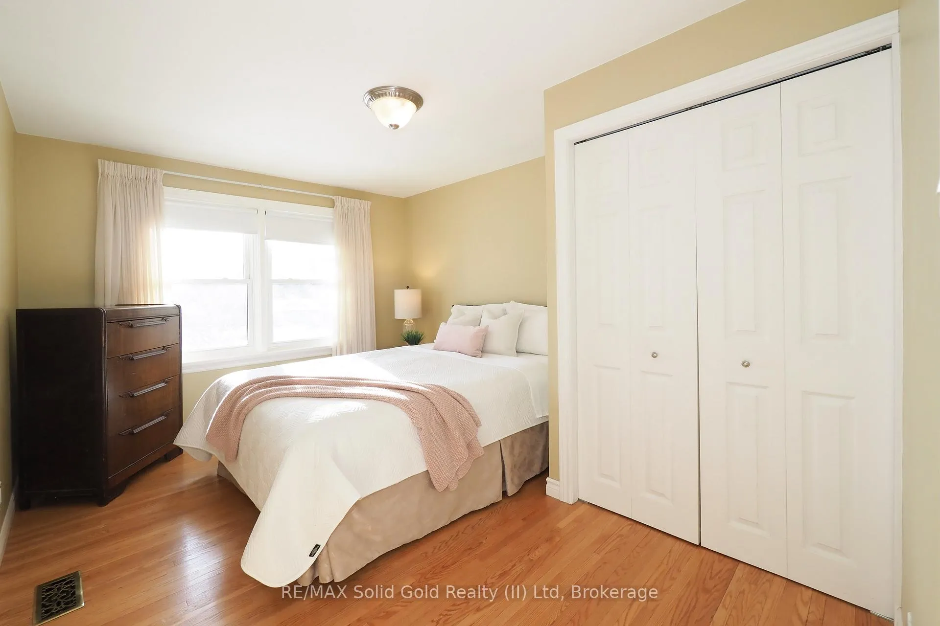 Photo 16 of 249 Murdock Avenue, Waterloo — HOMEH