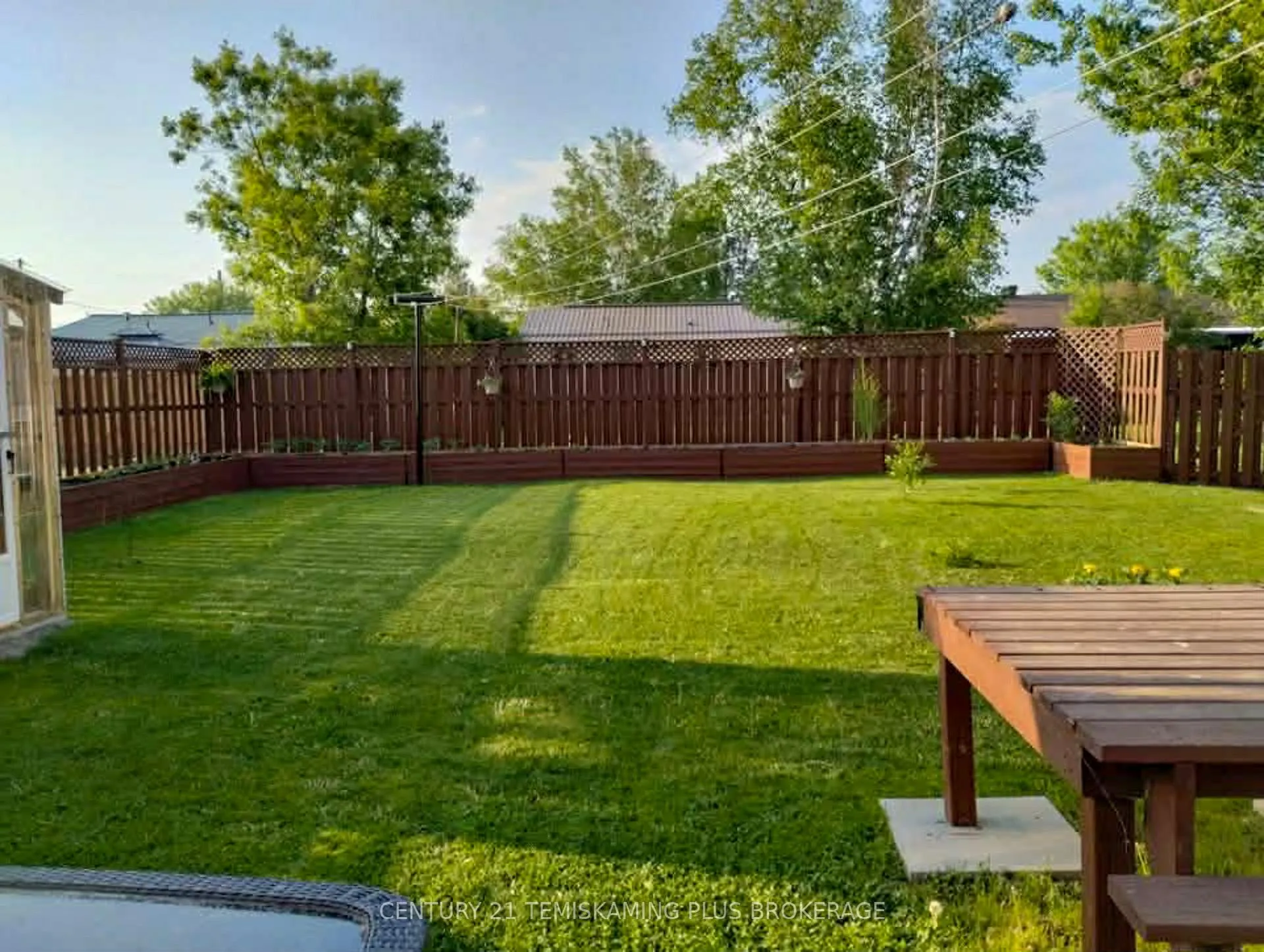 Photo 24 of 53 Tenth Avenue, Englehart — HOMEH