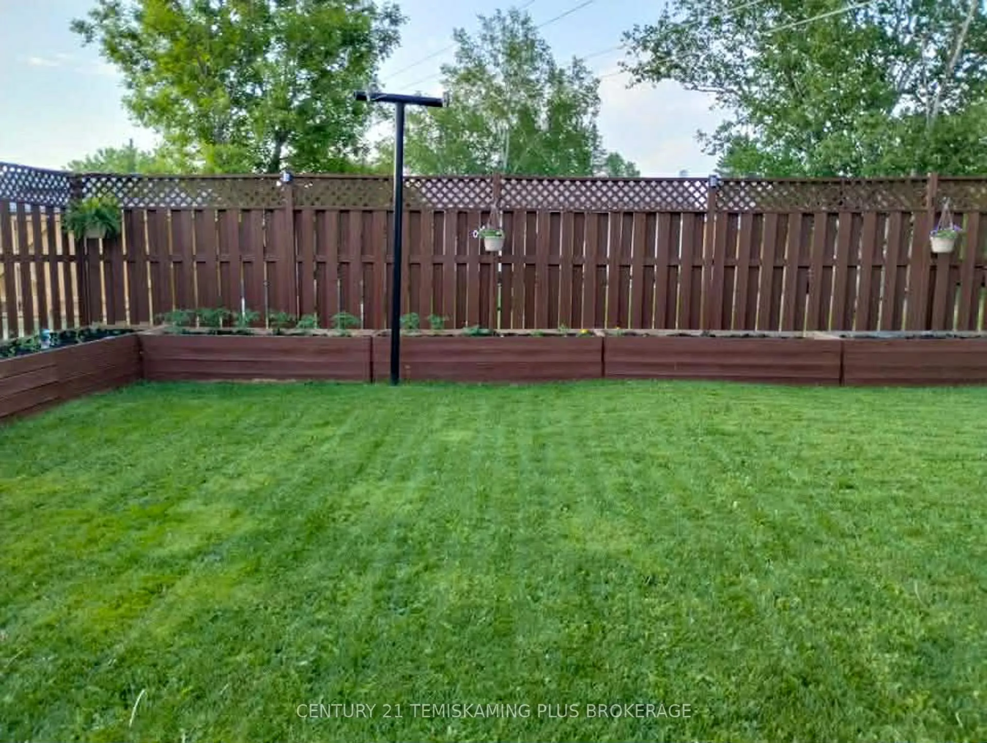 Photo 25 of 53 Tenth Avenue, Englehart — HOMEH