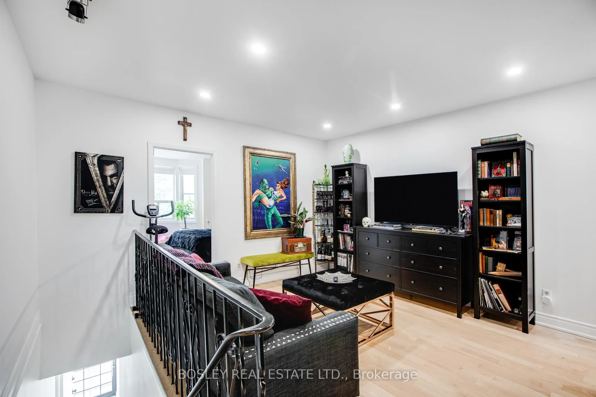 Photo 2 of 1918 Gerrard Street E, Toronto, Woodbine Corridor — HOMEH