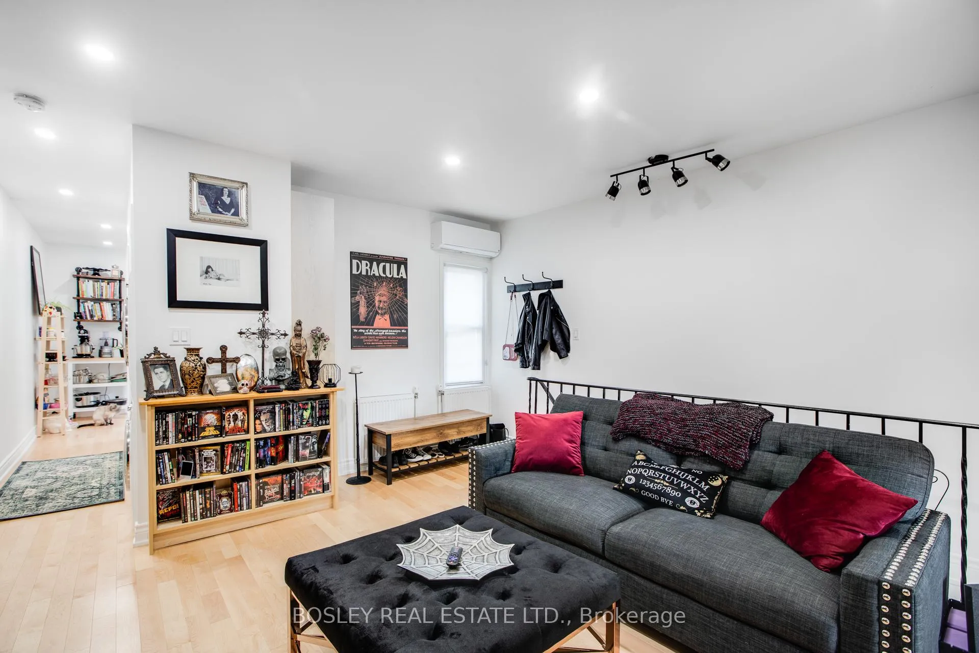 Photo 4 of 1918 Gerrard Street E, Toronto, Woodbine Corridor — HOMEH