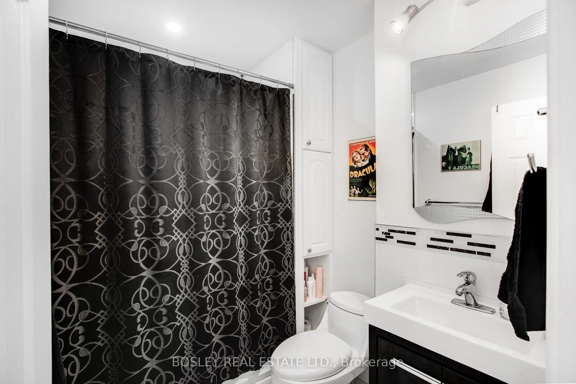Photo 9 of 1918 Gerrard Street E, Toronto, Woodbine Corridor — HOMEH
