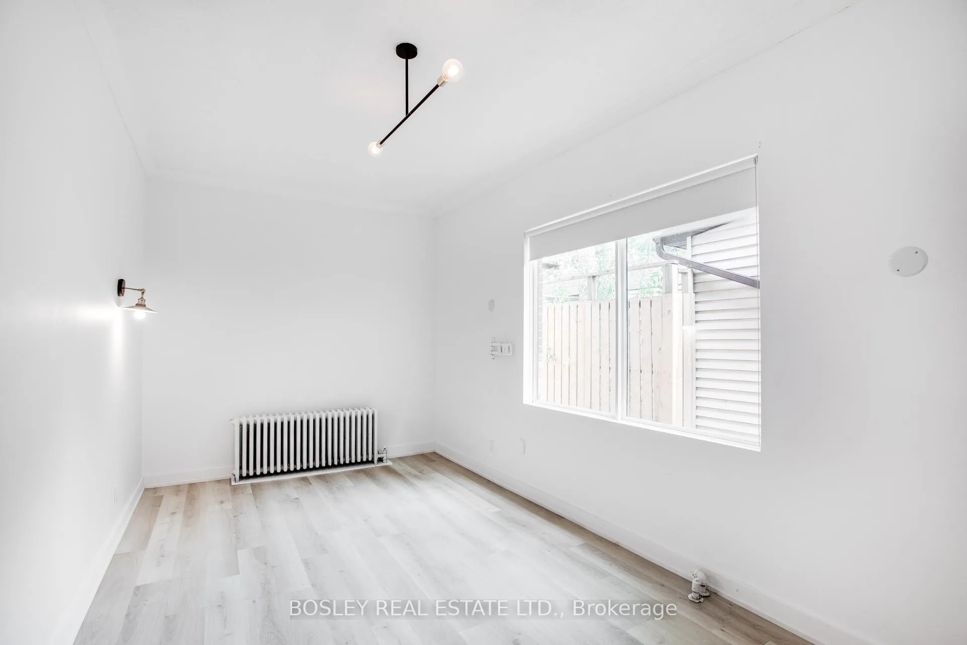 Photo 22 of 1918 Gerrard Street E, Toronto, Woodbine Corridor — HOMEH