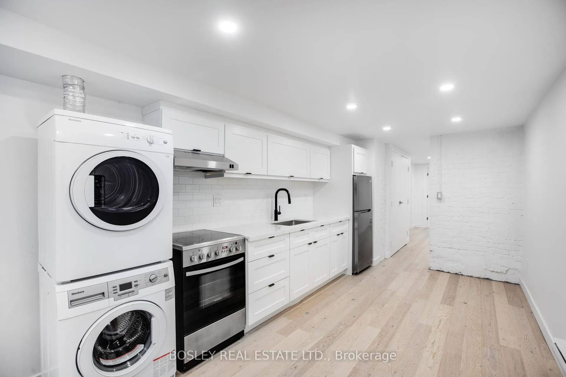 Photo 24 of 1918 Gerrard Street E, Toronto, Woodbine Corridor — HOMEH